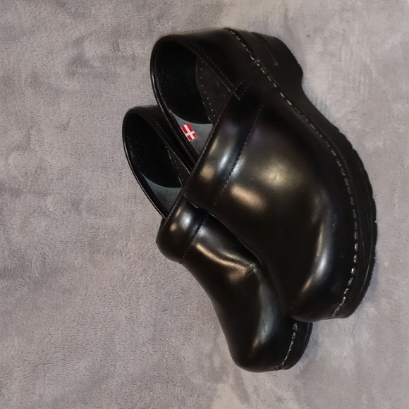 Sanita Shoes - 0804 Sanita Leather Clogs